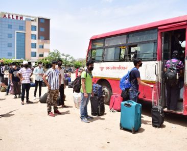 Staff members of ALLEN helped the students